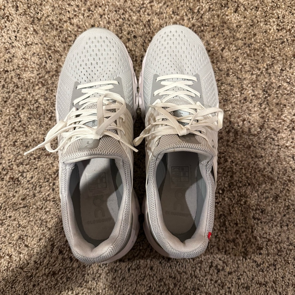 On Cloudswift Running Shoes